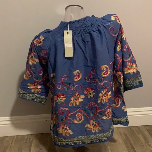 BLOUSE TOP - Picture 2 of 4